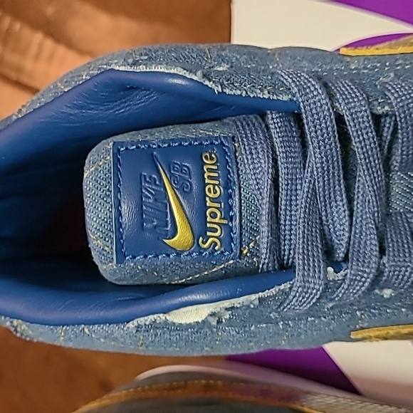 Nike Supreme Shoes - Picture 5 of 7